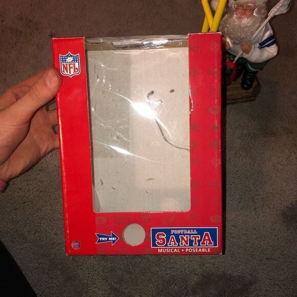 HOLIDAY CREATIONS NFL DALLAS COWBOYS MUSICAL SANTA W/ BOX VINTAGE 1999 - Picture 9 of 11